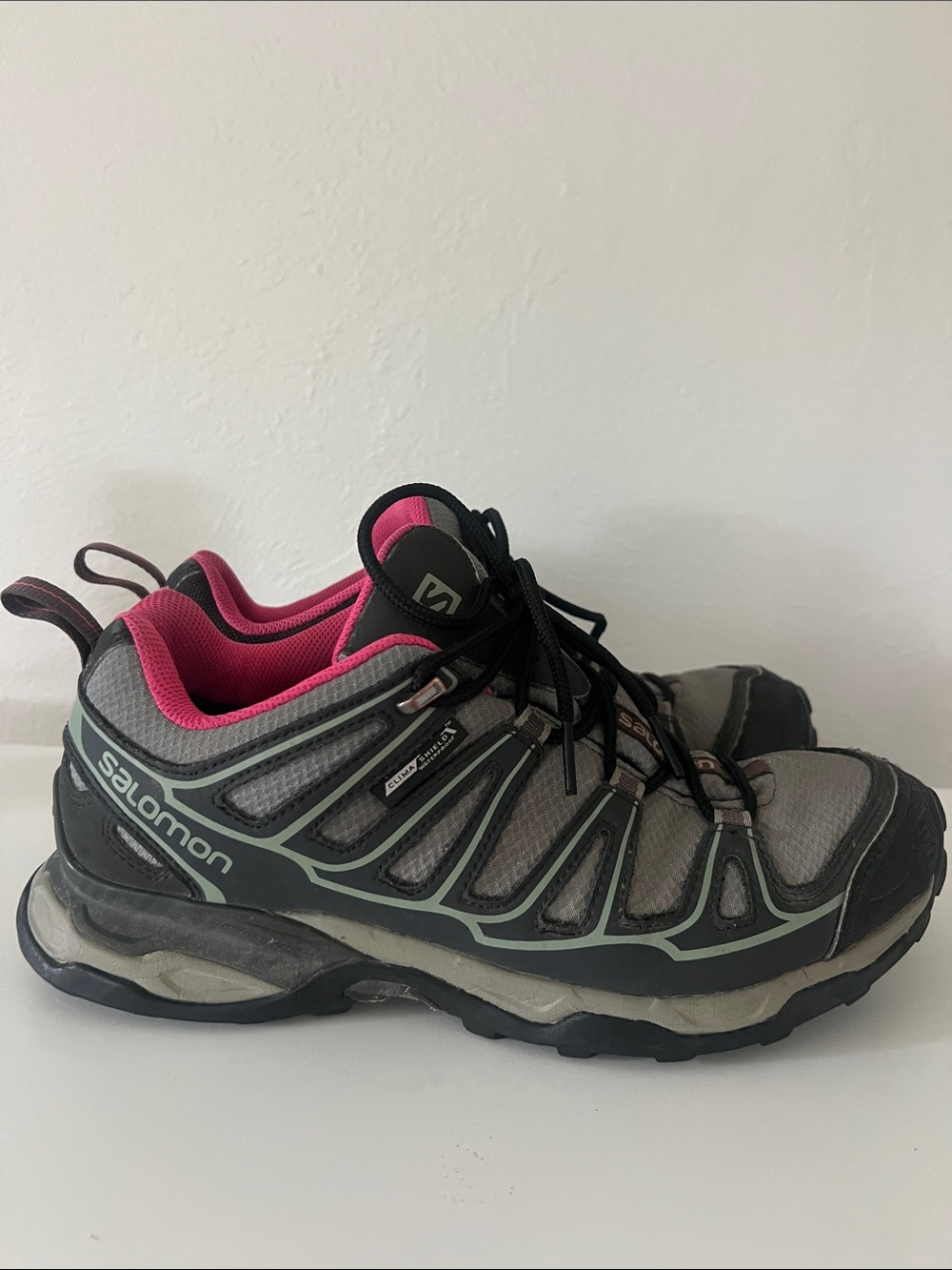 Salomon Women's Gray and Pink Trail Hiking Sneakers Sz 9 - Picture 4 of 13